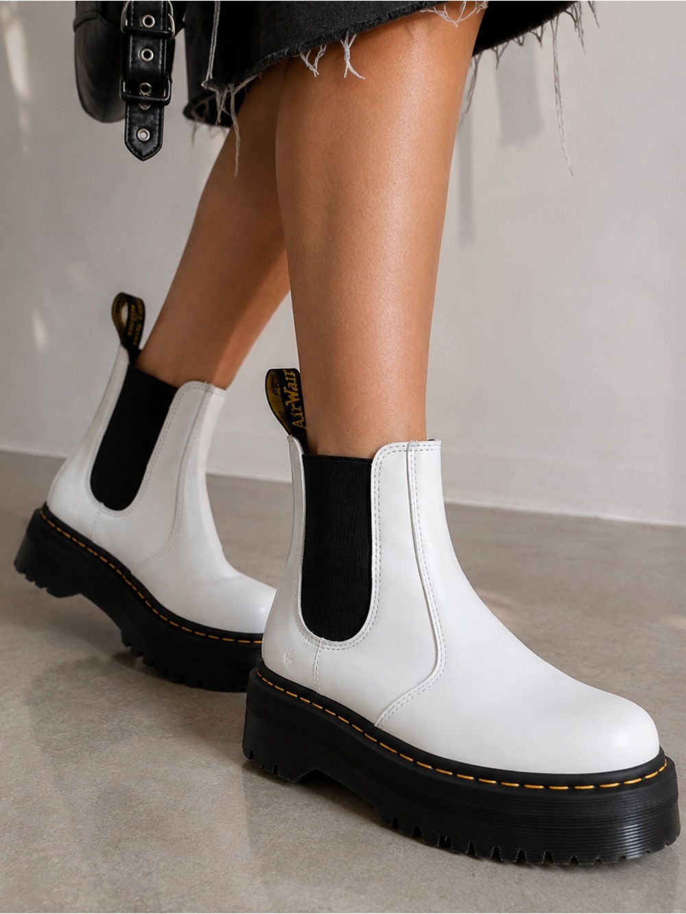 Dr. Martens 2976 Quad Platform Chelsea Boots White Leather Chunky Lug Sole Grung